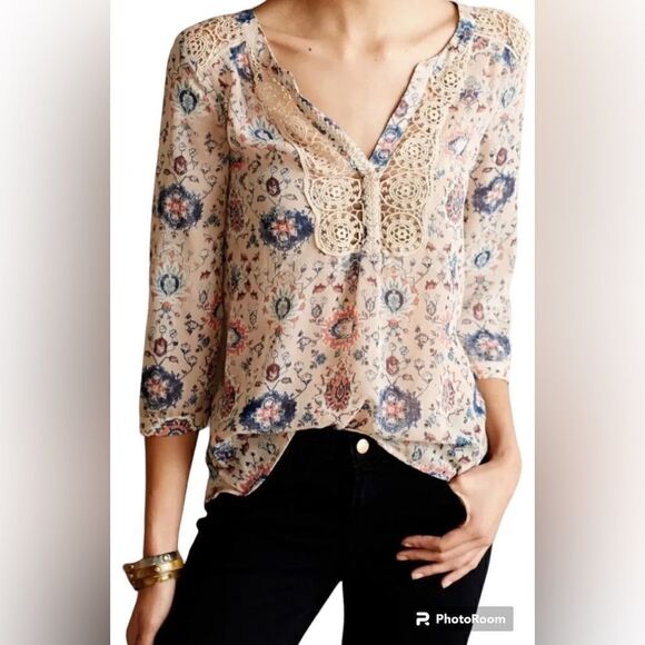 Anthropologie Maeve Size 0 Stillwater Blouse Neutral Motif Beige Floral Crochet - Picture 1 of 7